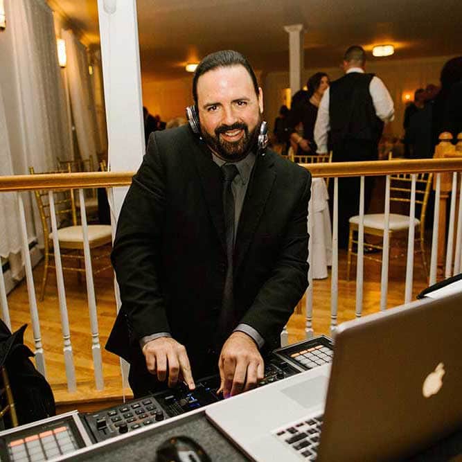 Maryland Wedding DJ Evan Reitmeyer Maryland Wedding DJ Evan Reitmeyer